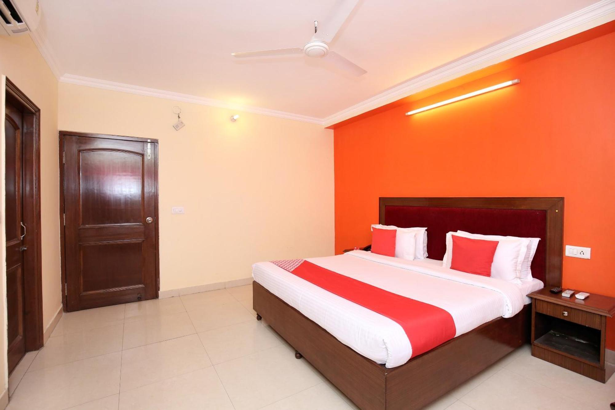 Oyo Hotel Ranvir Prime Jalandhar Exteriör bild